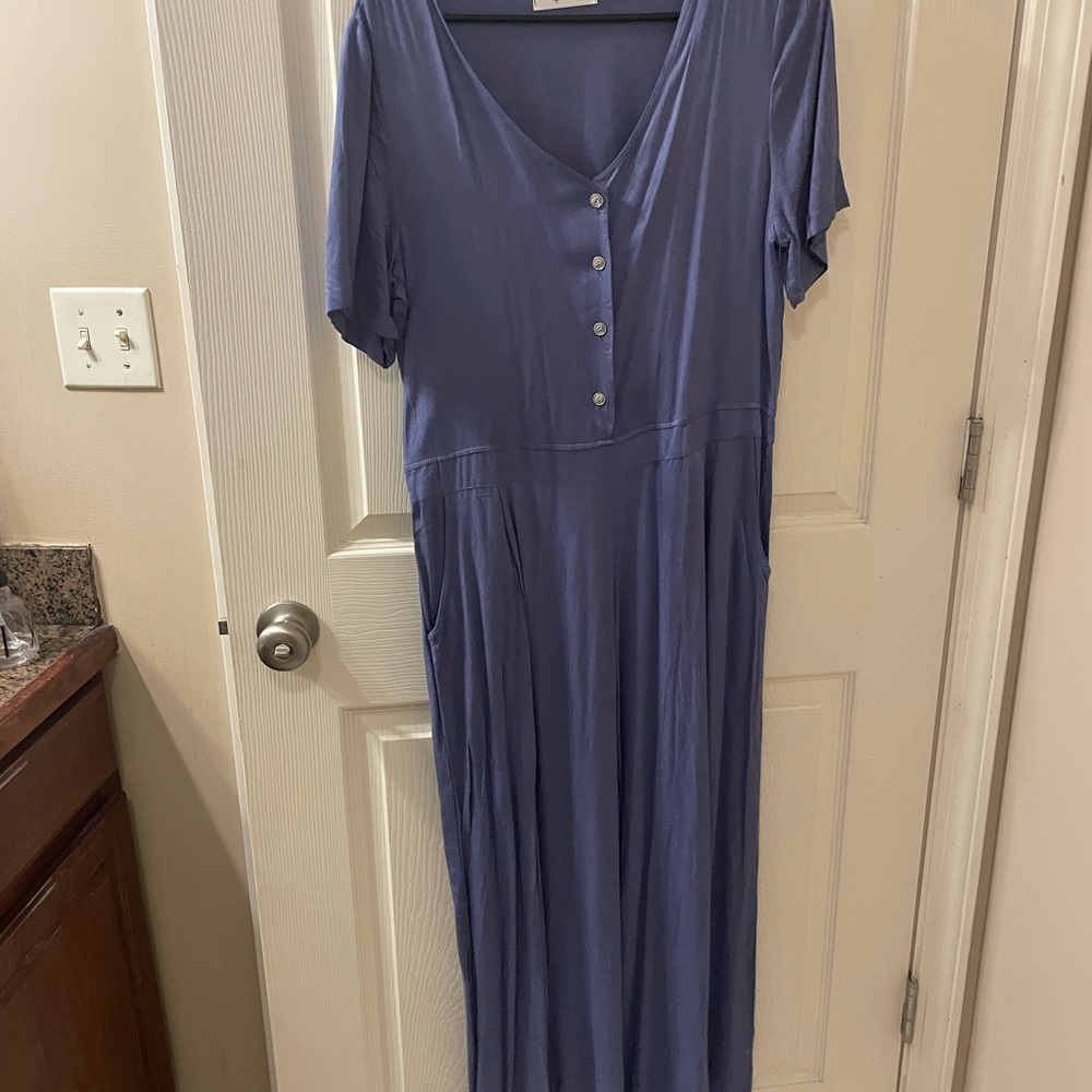 Elegant Blue V-Neck Button-Down Dress